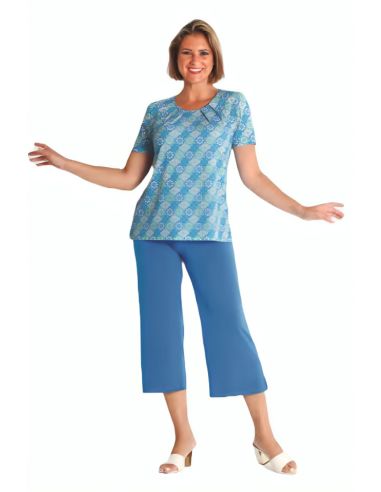 Camiseta exterior de verano para mujer. Color y detalle.