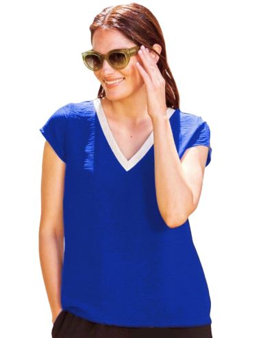 Camiseta exterior de verano para mujer. Detalle frontal.
