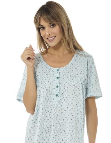 Camisón de verano para señora. Detalle frontal.