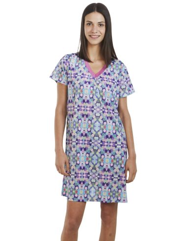 Vestido de verano en punto seda estampado para mujer. Detalle frontal.