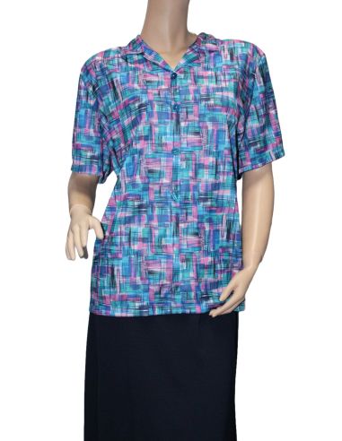 Camisa adaptada de verano para señora. Color azul geométrico.