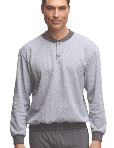 Pijama largo de invierno para hombre. Detalle frontal.