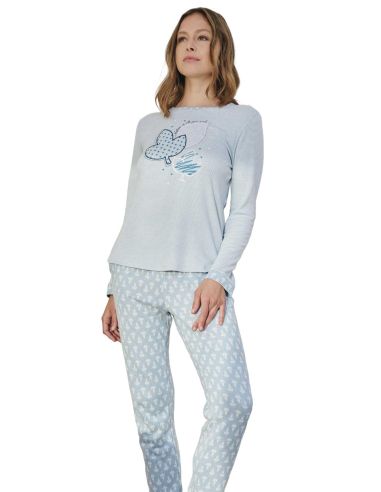 Pijama de invierno para mujer. Detalle frontal.