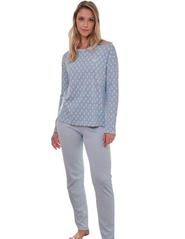 Pijama de invierno para mujer. Detalle frontal.