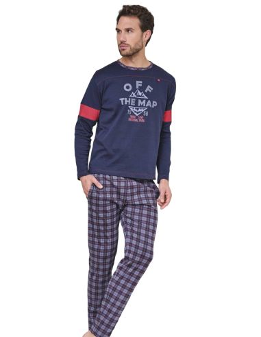 Pijama largo para hombre de punto. Detalle frontal.