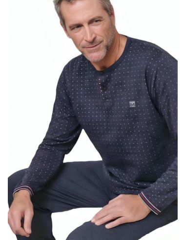 Pijama de invierno para hombre. Detalle frontal.
