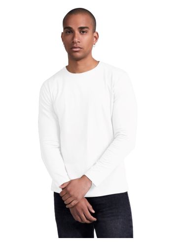 Camiseta exterior blanca para hombre. Detalle frontal.