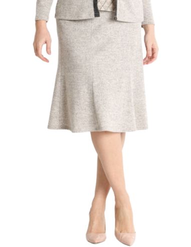 Falda de invierno para mujer. Detalle frontal. Color beige.