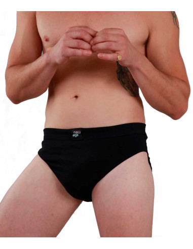 Slip cerrado de algodón New Age para hombre. Frontal. Color negro