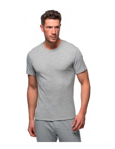 Camiseta interior térmica manga corta en fibra de hombre. Delantero. Color Gris