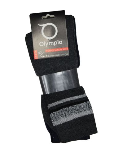 Calcetines deportivos en pack de tres pares. Frontal.
