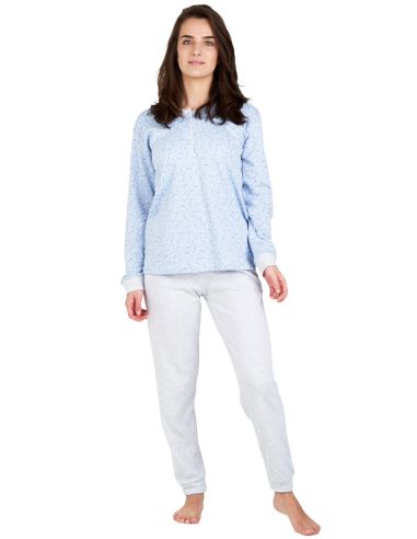 Pijama de punto invierno con interior perchado para mujer. Detalle frontal.