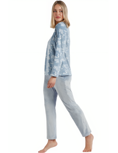 Pijama largo de invierno para mujer. Detalle lateral.