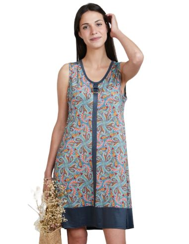 Vestido de verano en punto seda para mujer. Detalle frontal.