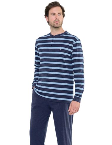 Pijama largo de punto fino para hombre. Detalle frontal.