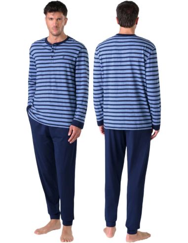 Pijama largo de punto fino para hombre. Detalle frontal.