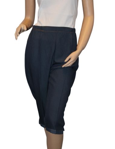 Pantalón pirata de verano para señora. Detalle frontal.