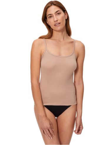 Camiseta interior lisa en algodón tirante fino de mujer. Frontal.
