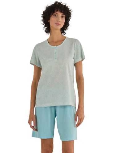 Pijama corto de verano para mujer. Detalle frontal.
