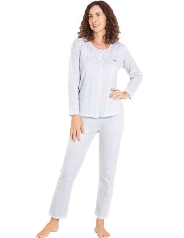 Pijama largo y abierto de verano para mujer. Detalle frontal.