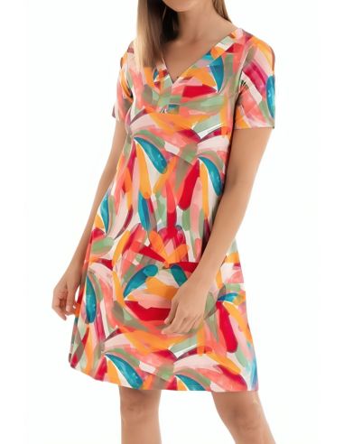 Vestido corto de verano para mujer. Detalle frontal.