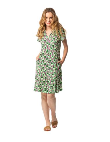 Vestido camisero de verano para mujer.  Detalle frontal.