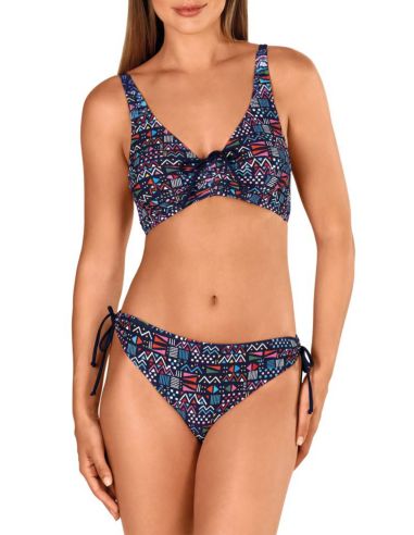 Bikini de dos piezas para mujer. Detalle frontal.