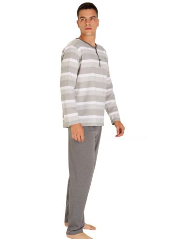 Pijama largo fino para hombre de dormir. Detalle frontal.