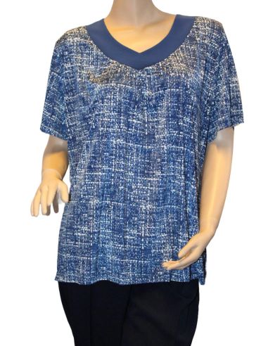Camiseta exterior de verano para mujer. Detalle frontal.